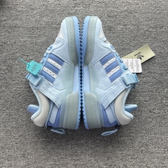 Bad Bunny x adidas Forum Buckle Low Blue Tint na internet