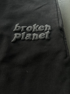 Imagem do CONJUNTO BROKEN PLANET CAPUZ PRETO