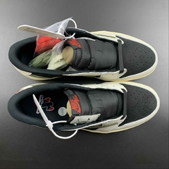Travis Scott x Air Jordan 1 Low Olive na internet