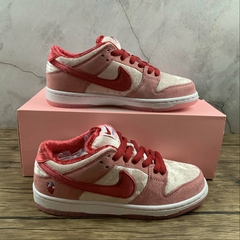 Nike SB Dunk Low Strangelove