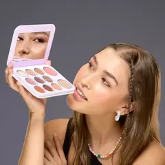 paleta de ojos y rostro todo en uno lula en internet