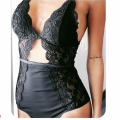 body de lycra y puntilla abierto abajo