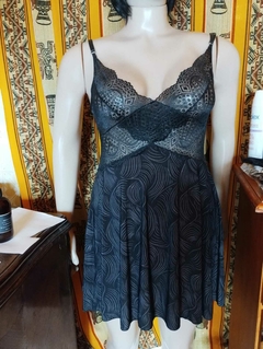 camisolin negro con geometrias abajo