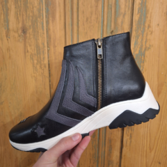 BOTA GRAY en internet
