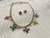 Conjunto Colar e Brinco Flor Cristais Coloridos