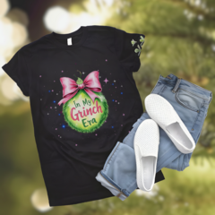 Imagen de Camiseta Navidad Chic para Mujer - Estilo y Comodidad