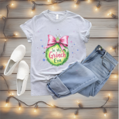 Imagen de Camiseta Navidad Chic para Mujer - Estilo y Comodidad