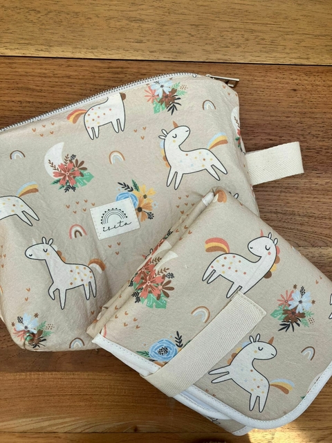 Neceser con Cambiador Unicornio