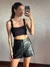 Shorts de couro na internet