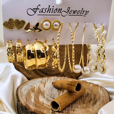 Kit 9 Pares Brincos Femininos Dourado Argola Pérola Luxo - comprar online