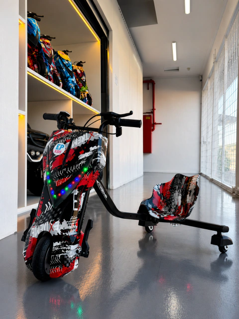 Triciclo Elétrico Drift 300w Preto