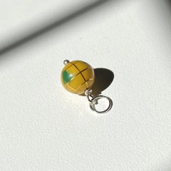 Pingente Globinho Retrô Amarelo na internet