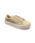 Tênis feminino básico na cor dourada, com solado branco e detalhes em couro sintético.