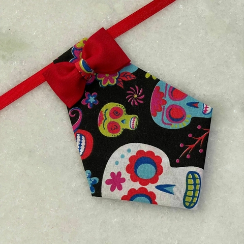 Gravata Pet Caveiras