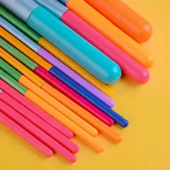 Kit de Pincéis de maquiagem coloridos, na internet