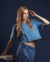 Cropped jeans manga curta com barra desfiada - loja online