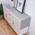 Corredores de mesa de linho bege moderno abstrato onda listra cômoda cachecol d - DOMU DECOR