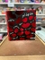 Descripción Breve: "Organizá tus documentos con estilo con la Carpeta Las Oreiro Love It. Su diseño vibrante y exclusivo con labios en rojo y frase