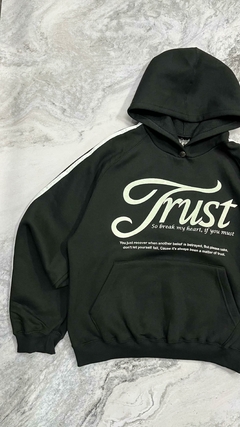 Hoodie BOXY TRUST - comprar online