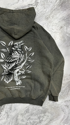 Hoodie Throne en internet