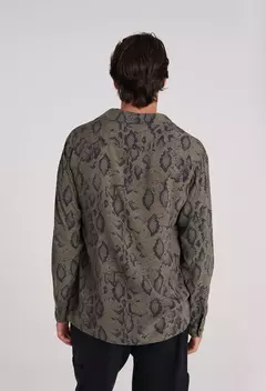 CAMISA REGULAR SNAKE en internet
