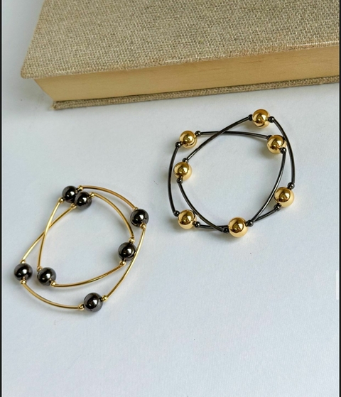 Pulseira Esmerada em Tom Dourado com Detalhes Pretos