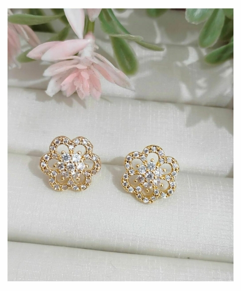 Brinco Florzinha Cravejado