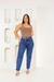 Calça jeans mom na internet