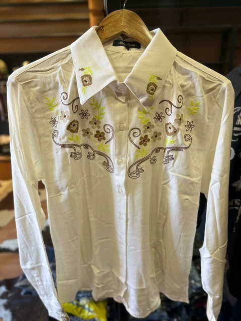 Camisa feminina bordada Moon Horse - comprar online