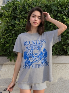 Remera Reckless en internet