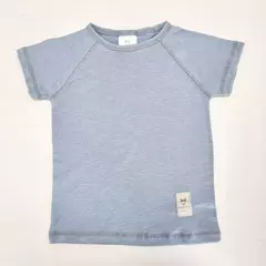REMERA CELESTE MANGA RANGLAN