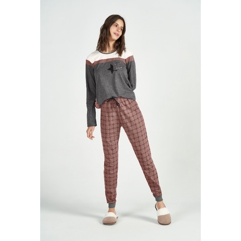 Pijama com calça xadrez