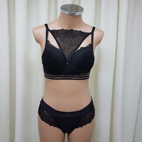 Conjunto Com Detalhe Em Renda - comprar online