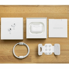 Airpods Pro 2 + Cargador Magsafe (de regalo) - comprar online