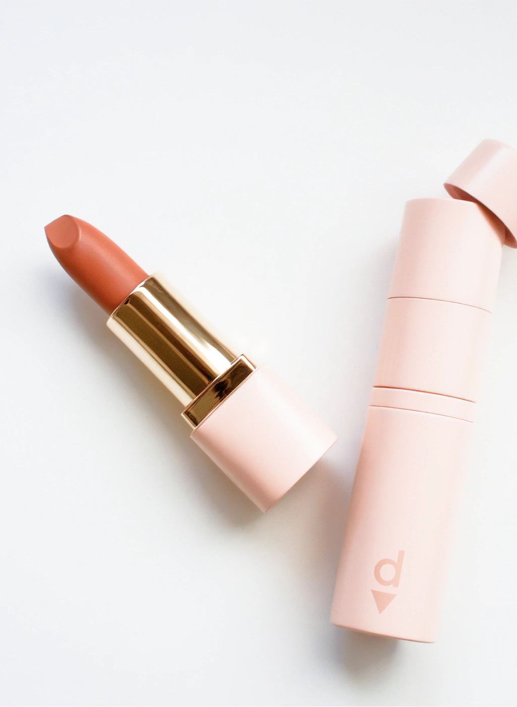 Labial en barra humectante Rude Nude