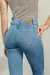 Calça Jeans Feminina Skinny Tradicional com Cintura Média DZ20517 - comprar online