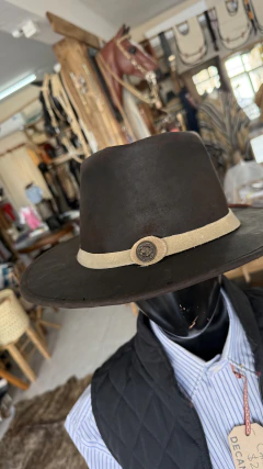 Sombrero de cuero estilo fedora - Pilchas Gauchas DeCamPopp