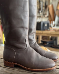 Bota cuero engrasado en internet