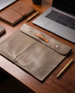 Funda para laptop de cuero
