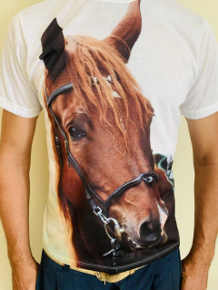 Remera de caballo en internet