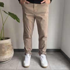 Imagen de PANTALON TAVERNITI GABARDINA 5 BOLSILLOS