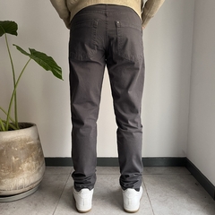 PANTALON TAVERNITI GABARDINA 5 BOLSILLOS en internet