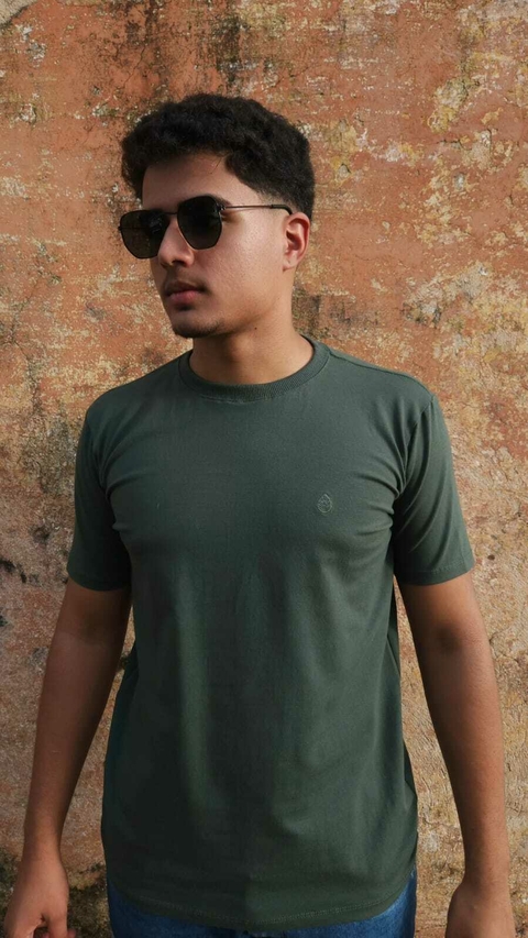 Camiseta Básica Premium na cor Verde