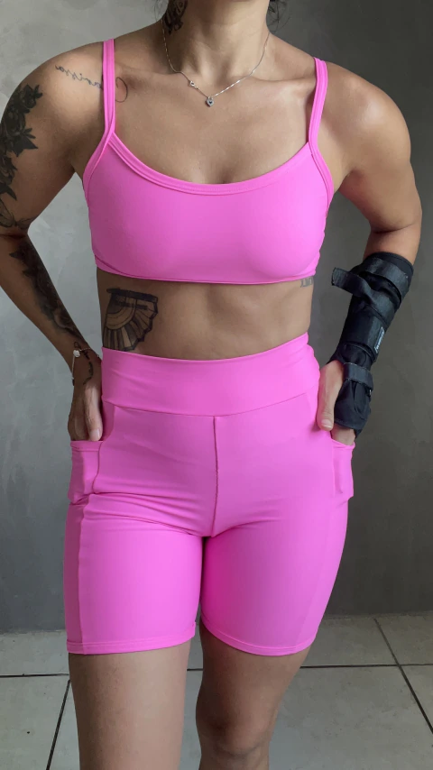Short com Bolso + Top Básico