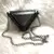 Bolsa Triangulo Material Metalizada Floter Com Corrente