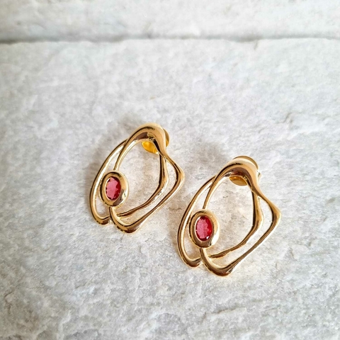 Brinco orgânico pedra rosa