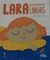 Lara pestañas largas