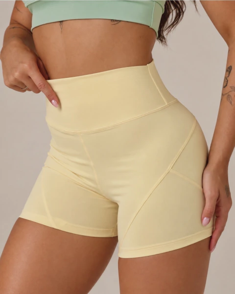 Short Sara Em Poliamida Cintura Alta