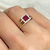 Anel Modelo Princesa com Pedra Carré em Ouro 18K - comprar online