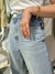 Jeans Mom Fit Essential na internet